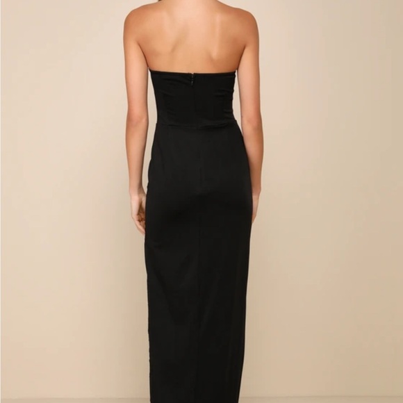 Lulu’s Elegant mood black 3-D floral appliqué strapless, maxi dress, size XL. - Picture 6 of 7